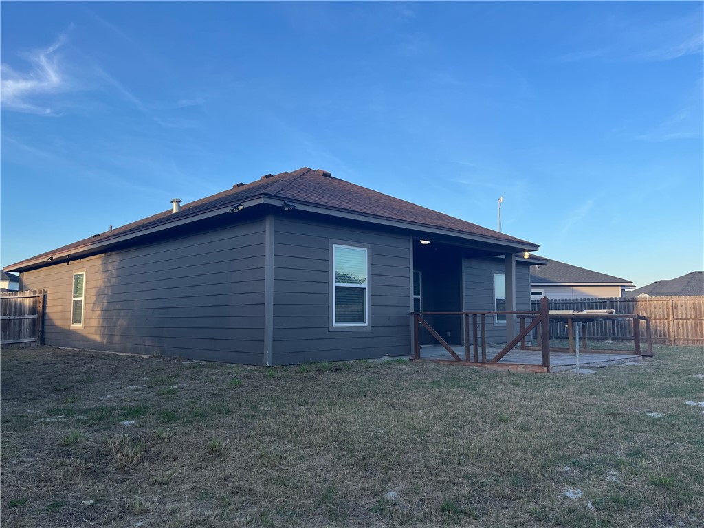 2077 Admiral Property Photo 34