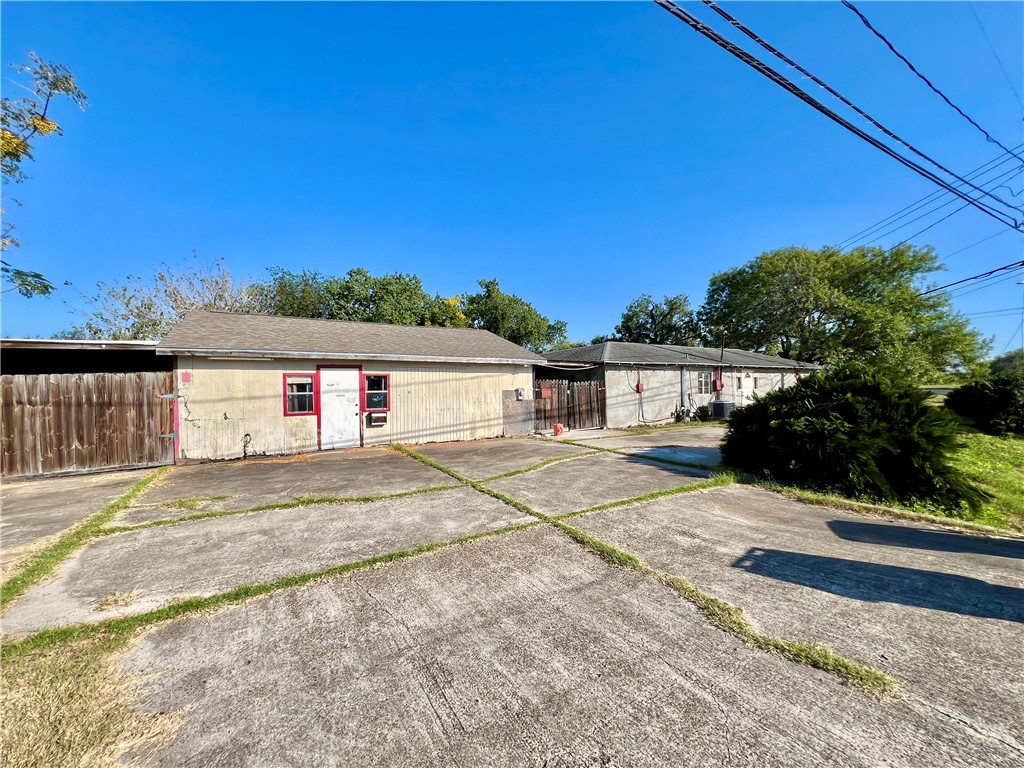 10030 Leopard St Property Photo 1