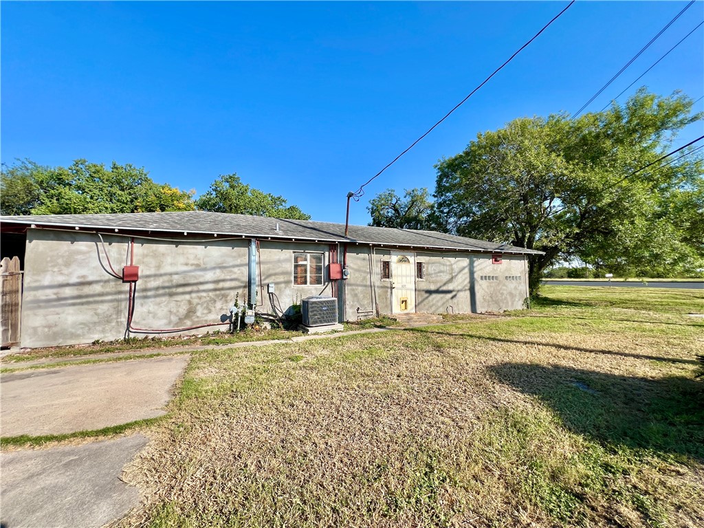 10030 Leopard St Property Photo 3
