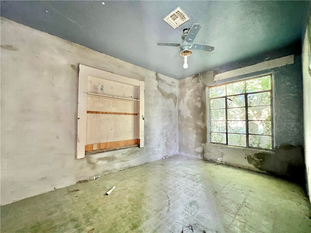 10030 Leopard St Property Photo 11