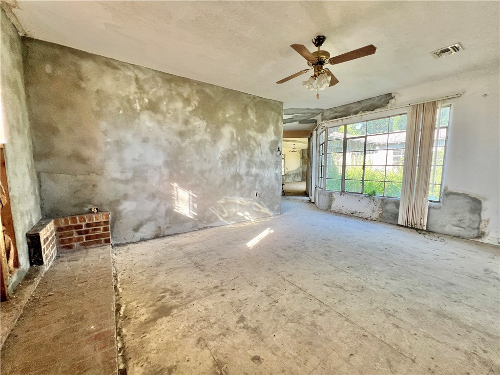 10030 Leopard St Property Photo 12