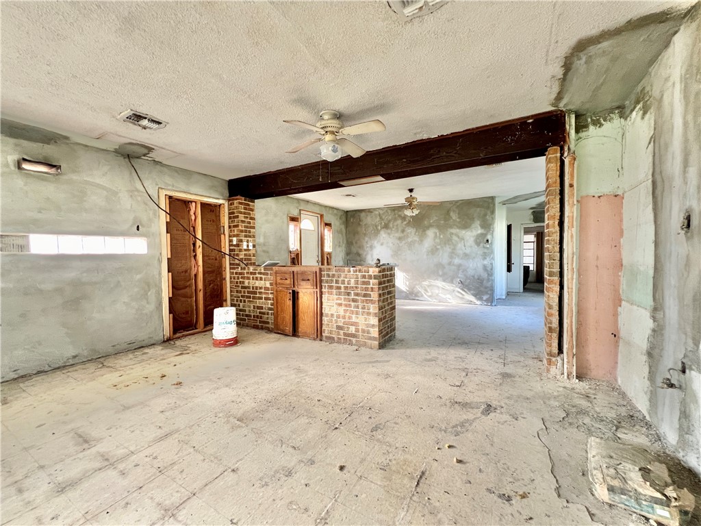 10030 Leopard St Property Photo 13