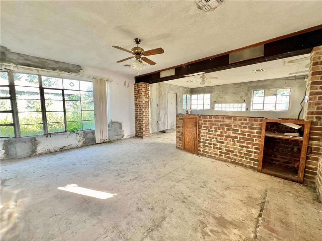 10030 Leopard St Property Photo 14