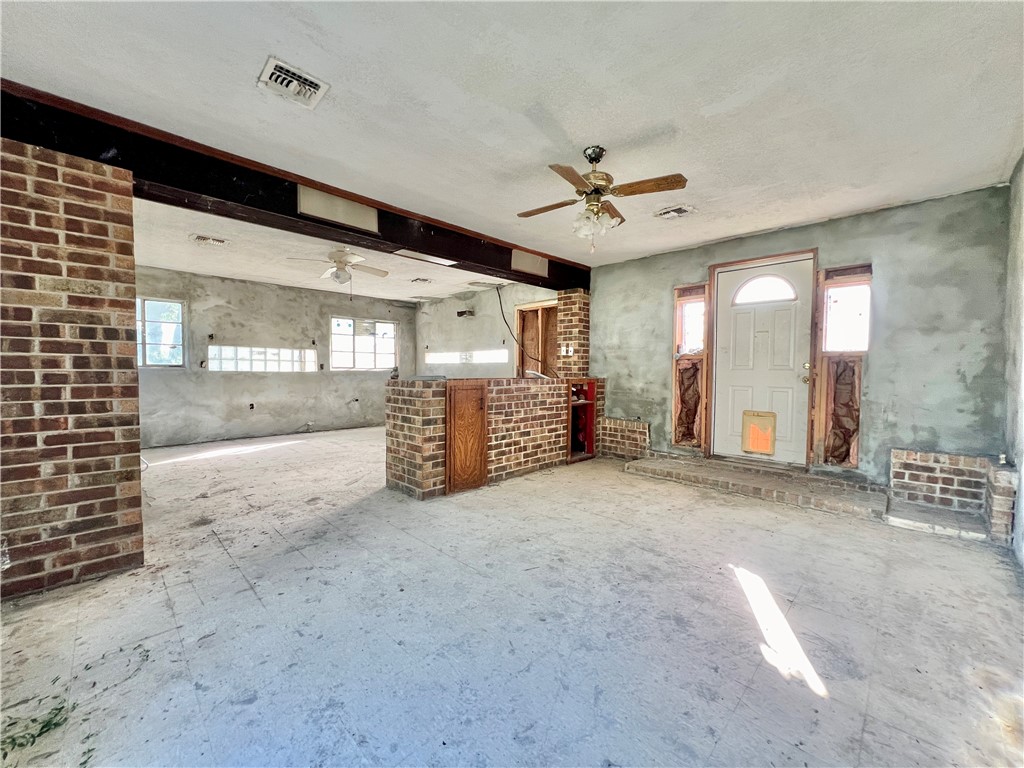 10030 Leopard St Property Photo 15