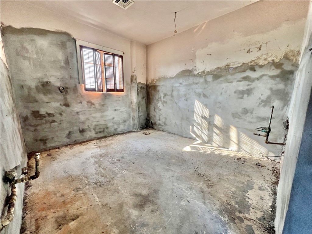 10030 Leopard St Property Photo 17
