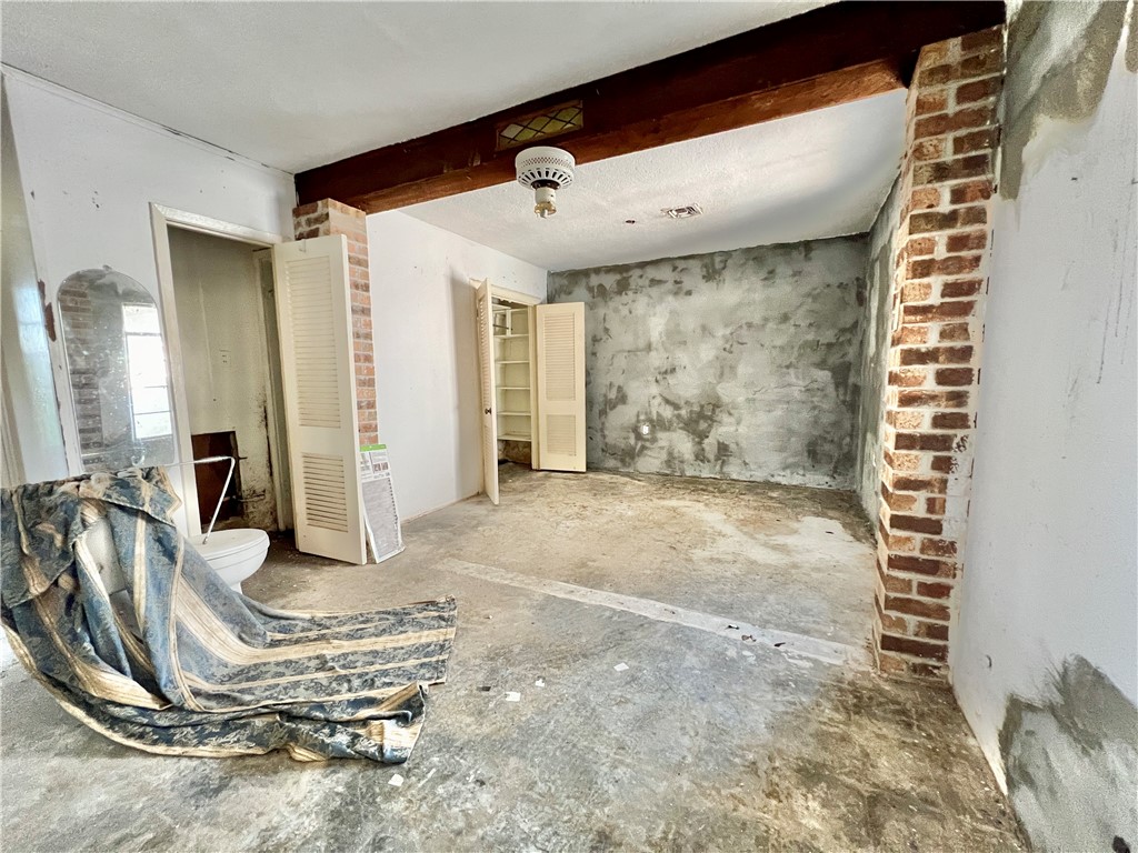 10030 Leopard St Property Photo 18