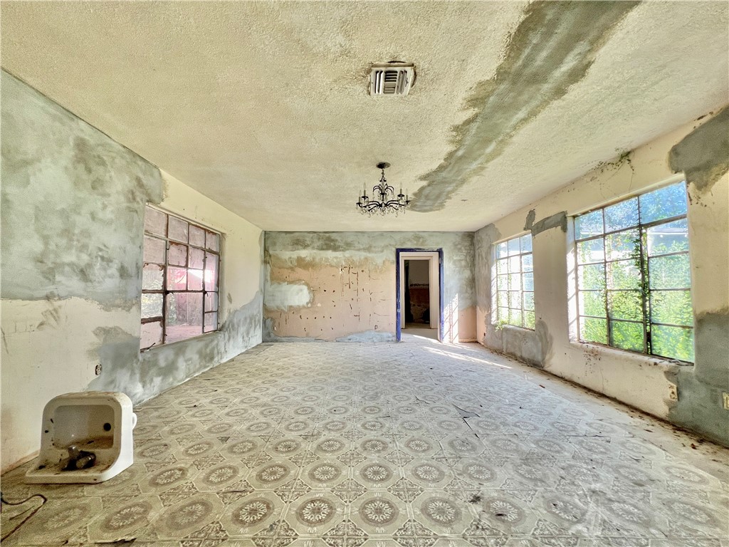10030 Leopard St Property Photo 21