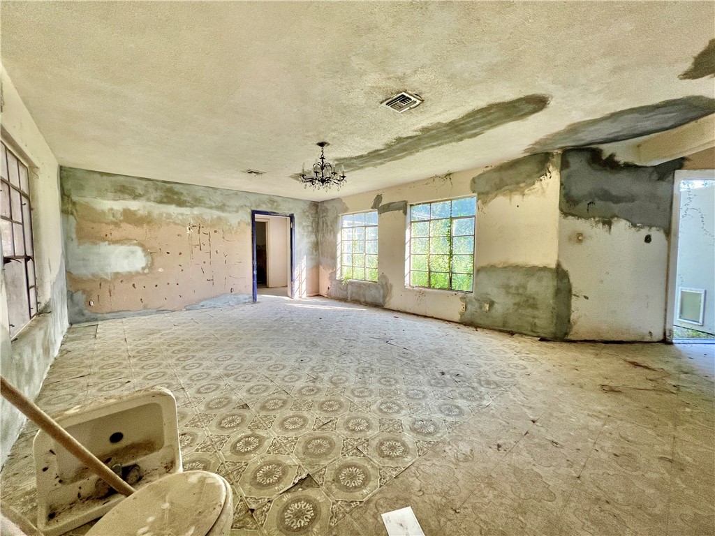 10030 Leopard St Property Photo 22