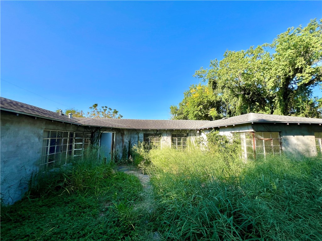10030 Leopard St Property Photo 23