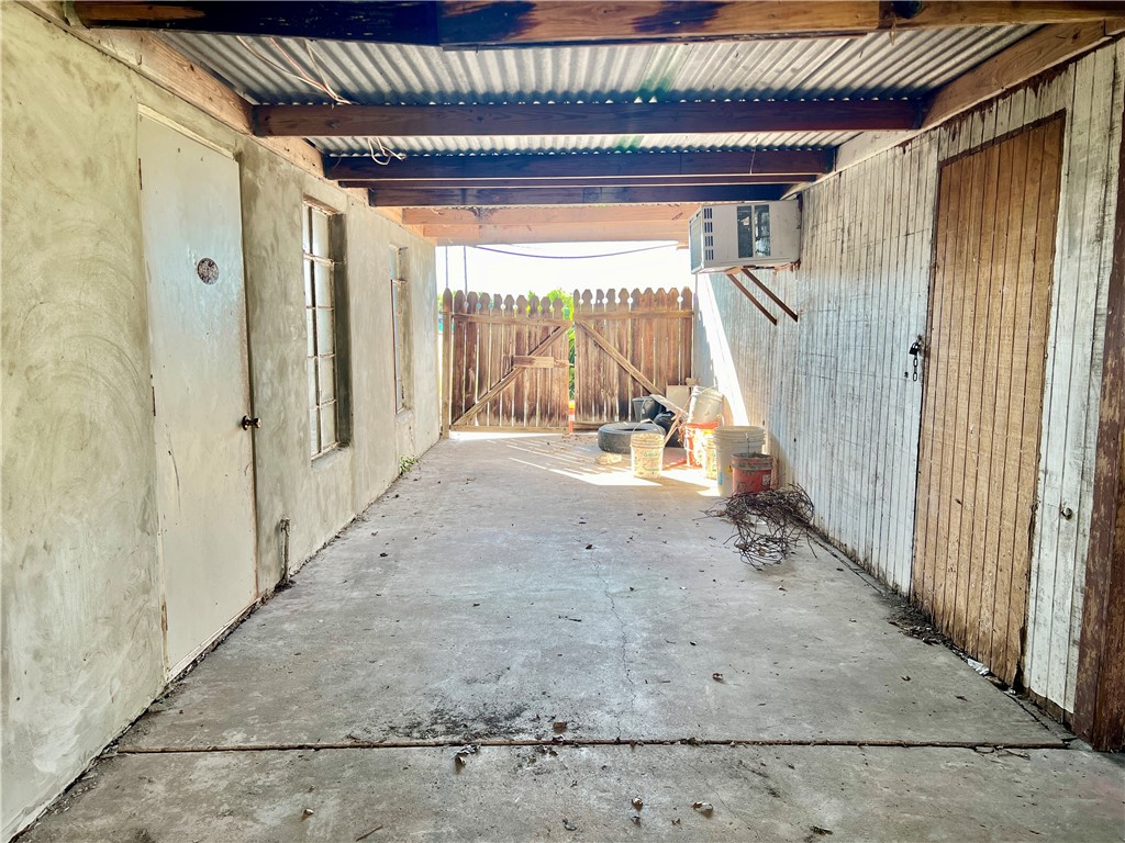 10030 Leopard St Property Photo 25