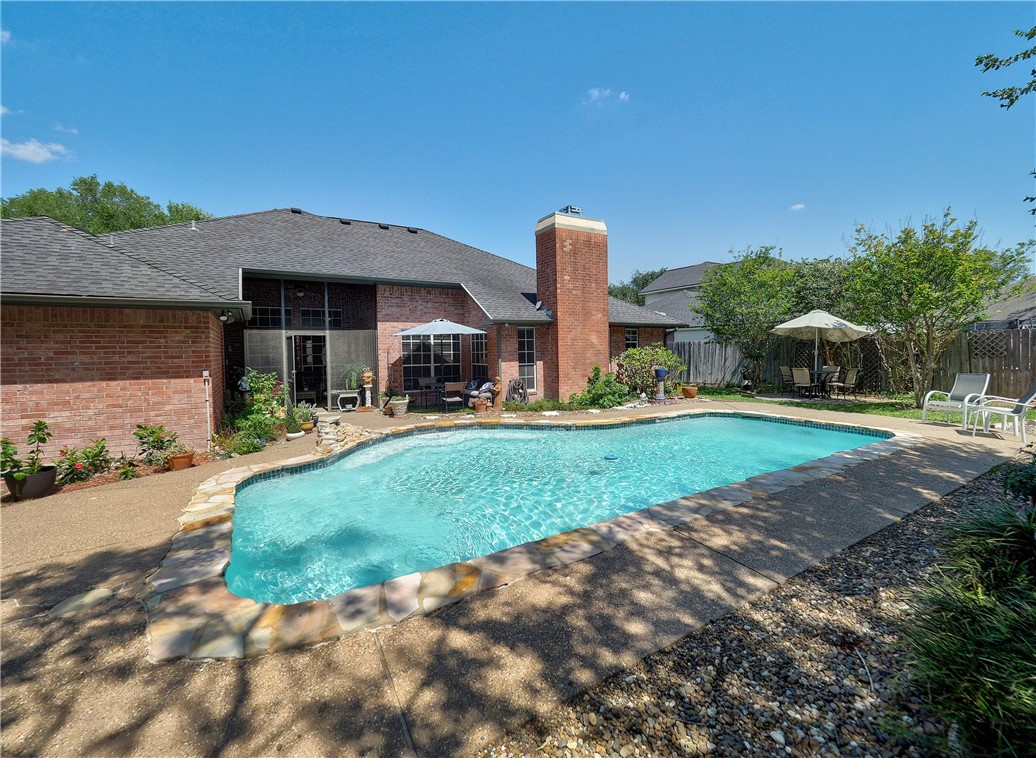 7682 Dallas St Property Photo 4