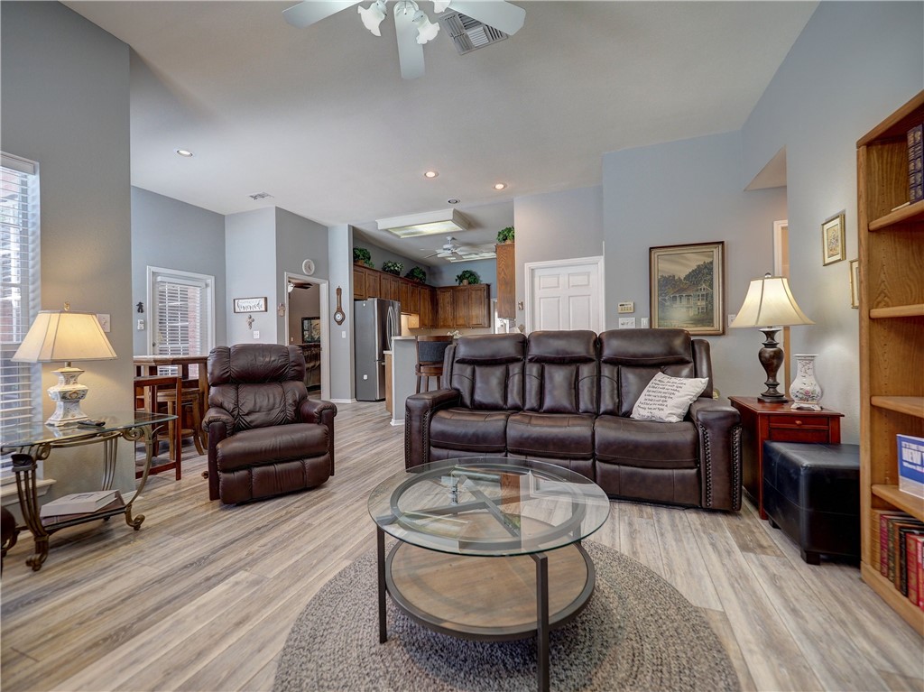 7682 Dallas St Property Photo 19