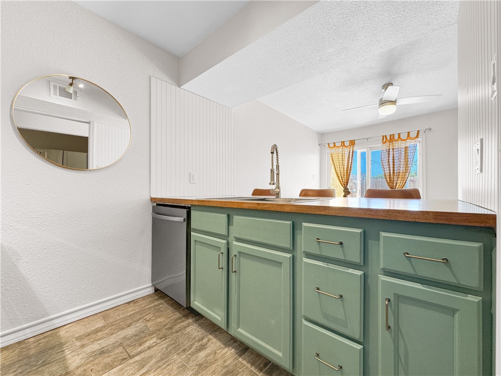 4141 Whiteley Dr Property Photo 3