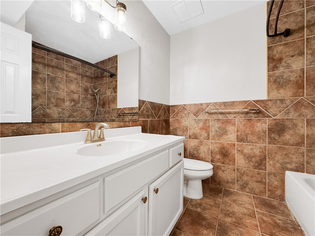 4141 Whiteley Dr Property Photo 5