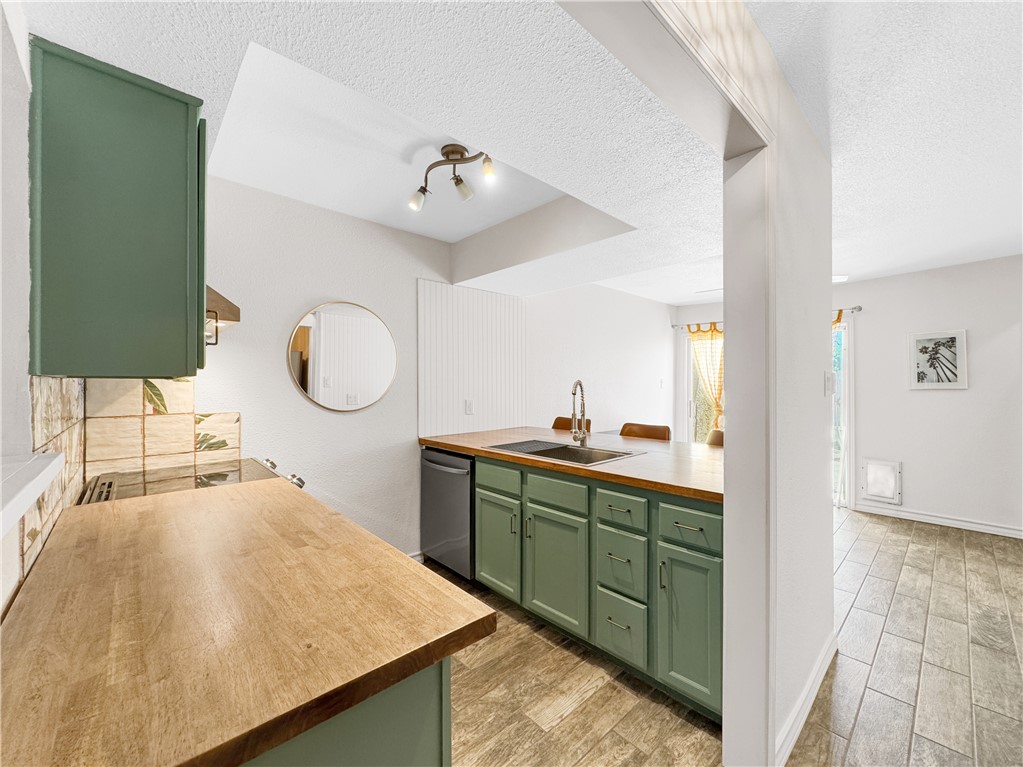 4141 Whiteley Dr Property Photo 12