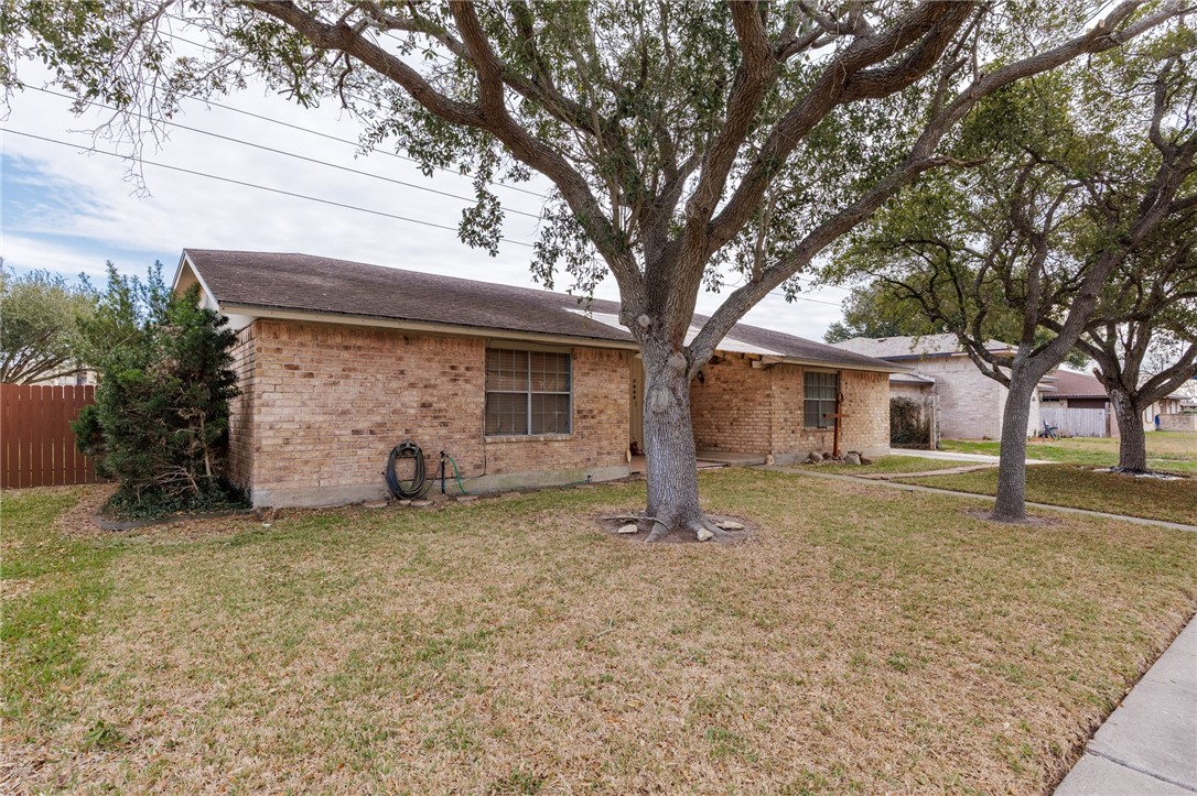 5966 Cinnamon Oaks Dr Property Photo 4