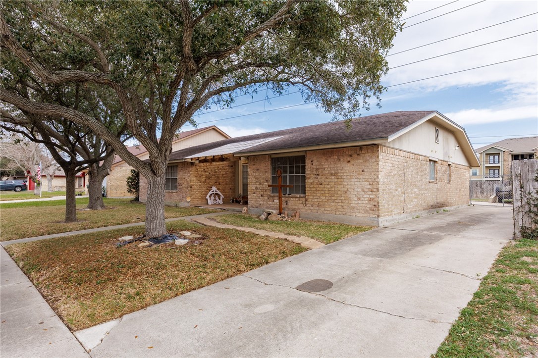 5966 Cinnamon Oaks Dr Property Photo 5