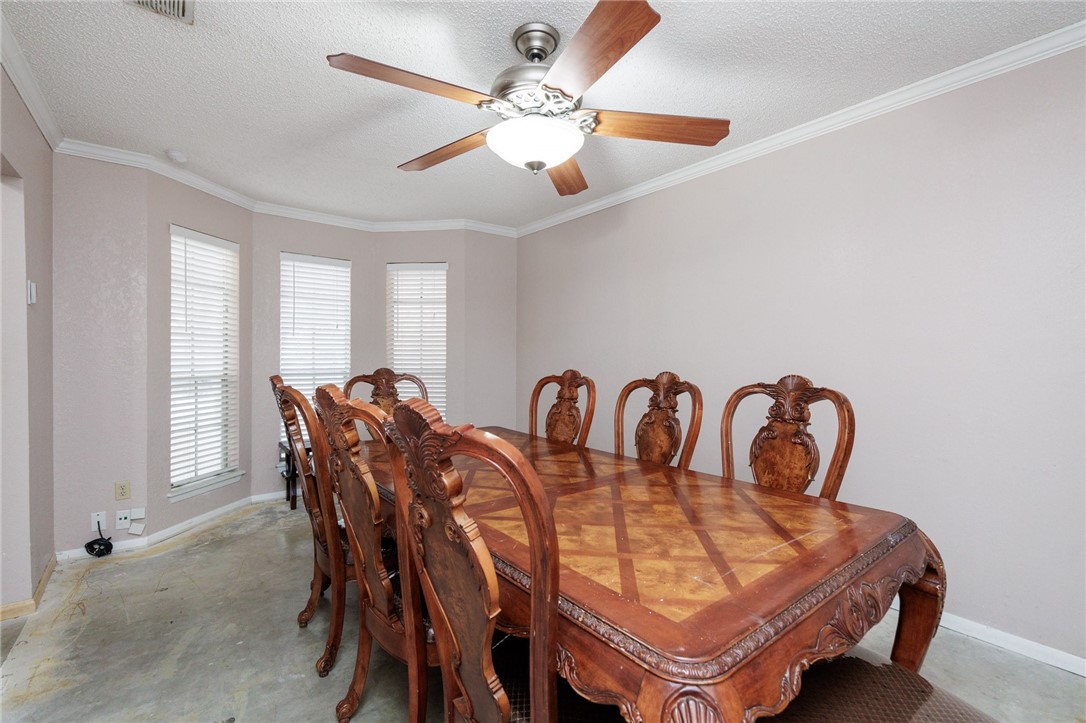 5966 Cinnamon Oaks Dr Property Photo 9
