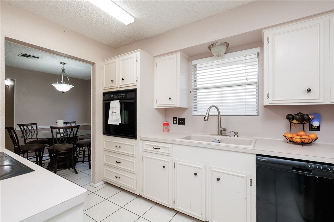 5966 Cinnamon Oaks Dr Property Photo 19