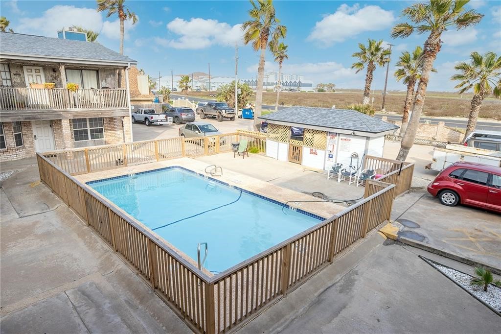 15225 Leeward Dr 7 Property Photo 17