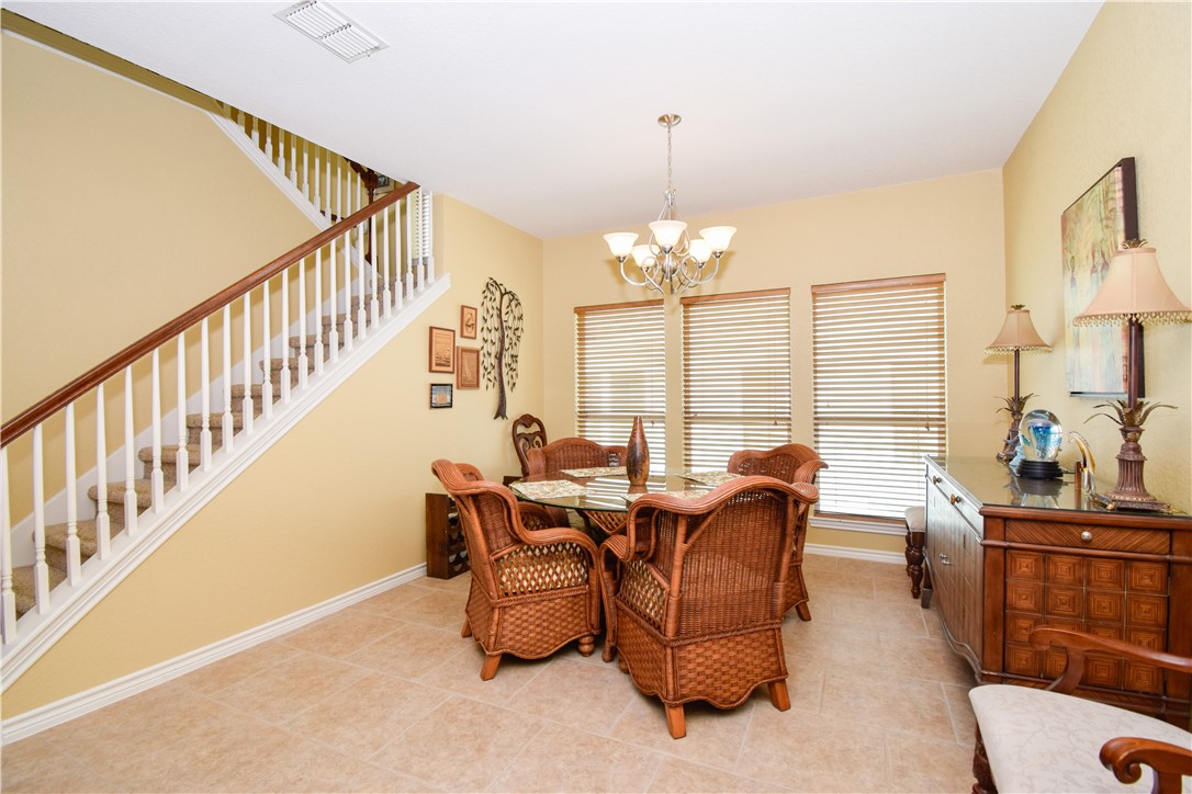 1223 Bayshore Property Photo 3
