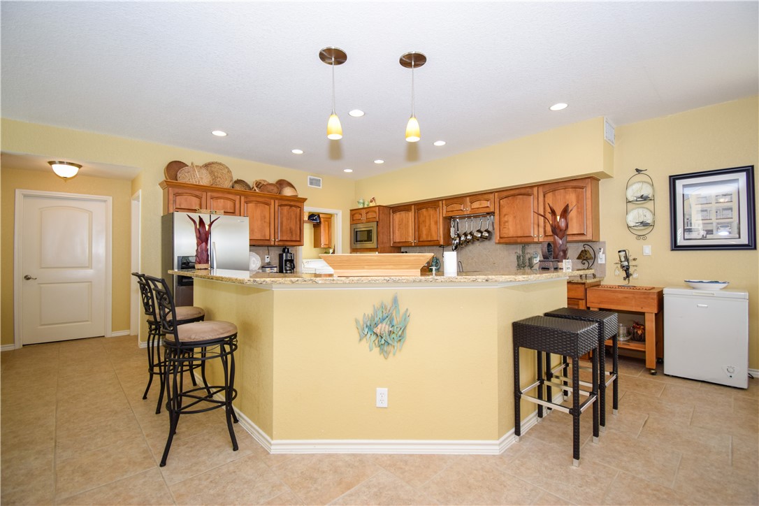 1223 Bayshore Property Photo 5