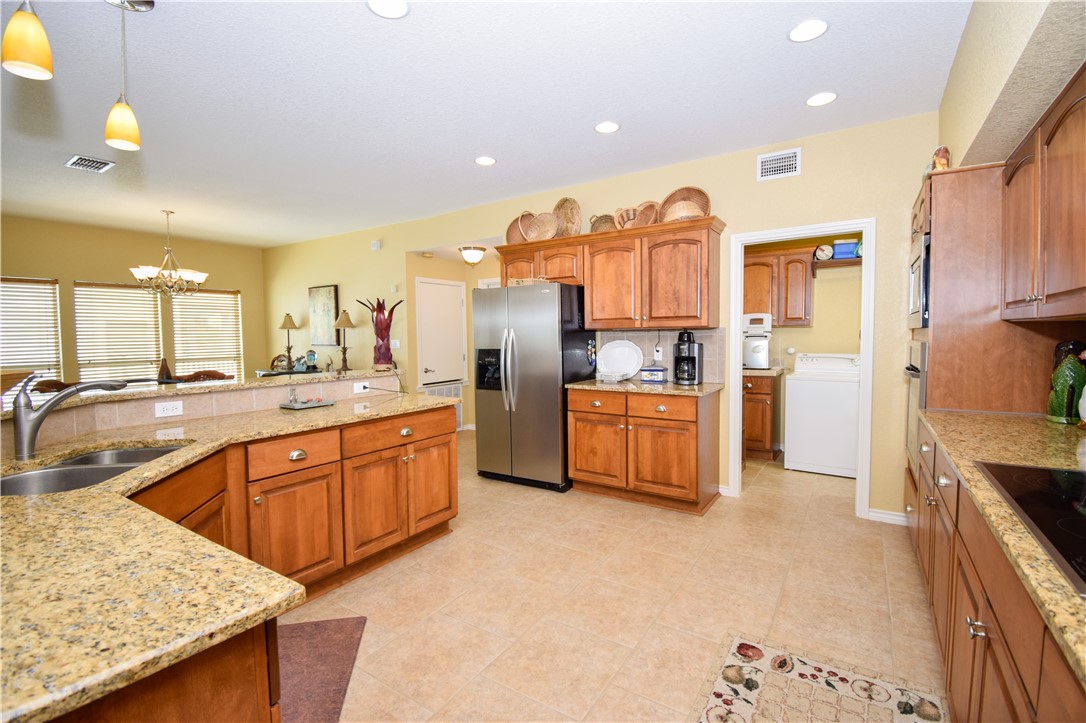 1223 Bayshore Property Photo 6