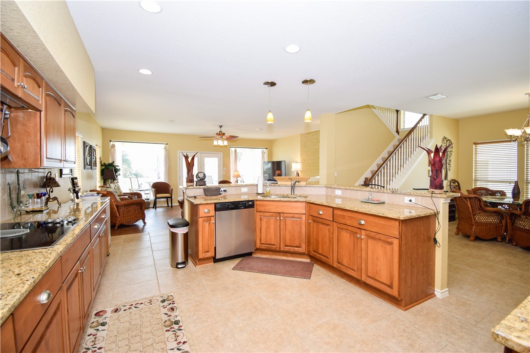 1223 Bayshore Property Photo 7