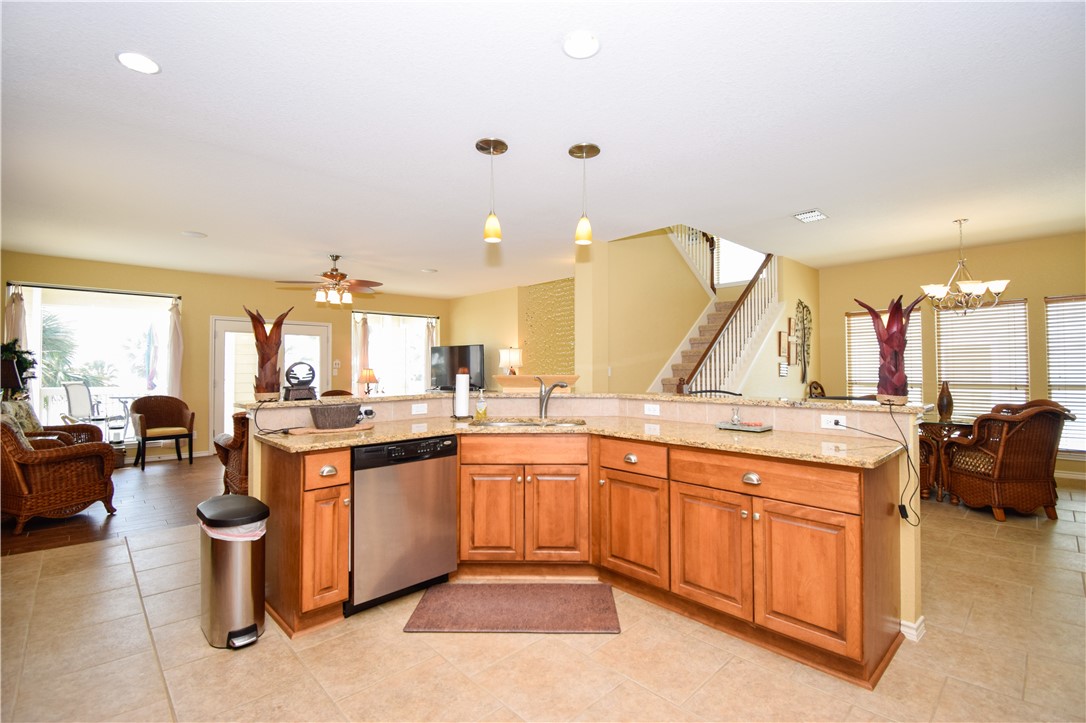 1223 Bayshore Property Photo 8