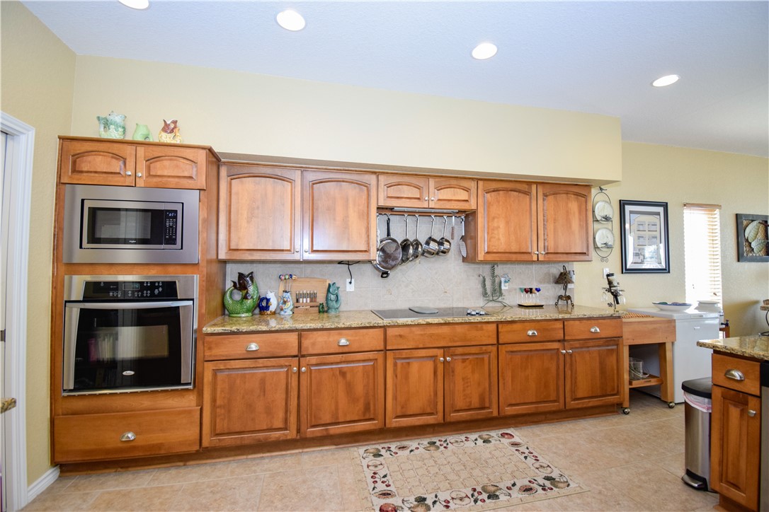 1223 Bayshore Property Photo 9