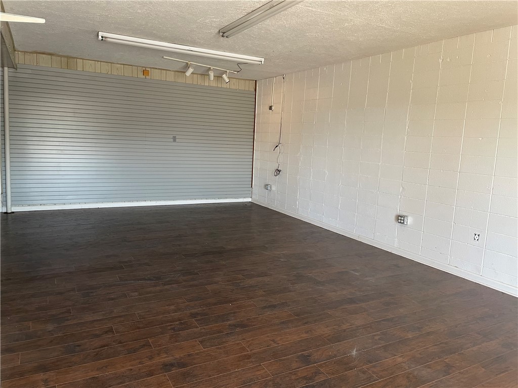 1628 Morgan Ave Property Photo 2