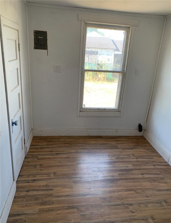 225 E Main St Property Photo 17