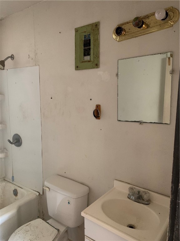 225 E Main St Property Photo 33