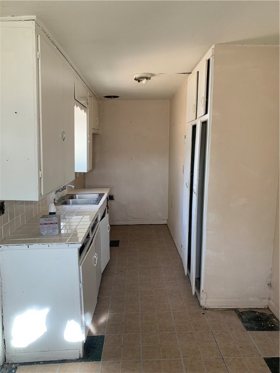 225 E Main St Property Photo 39