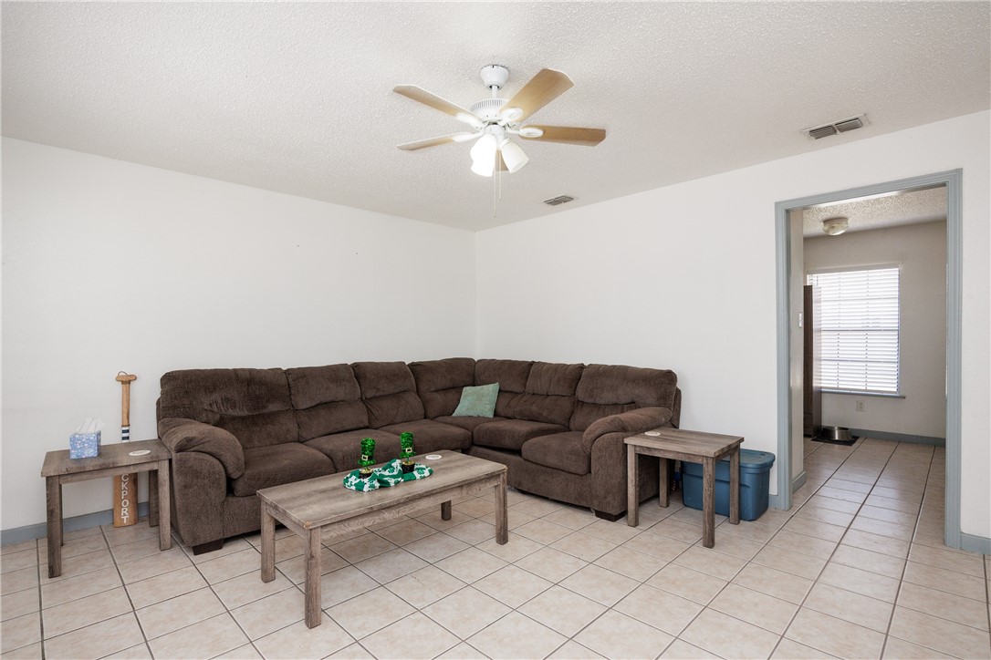 617 Villa Dr Property Photo 15