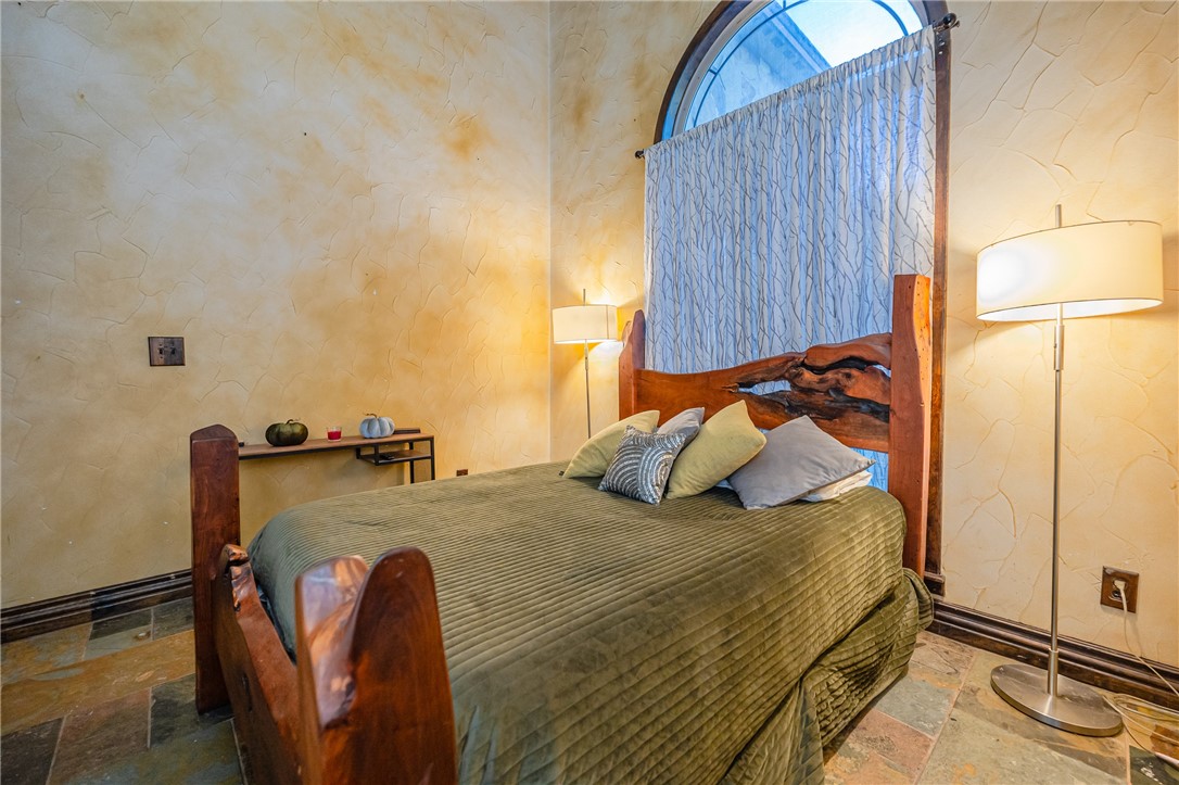 5 W Pond Property Photo 17