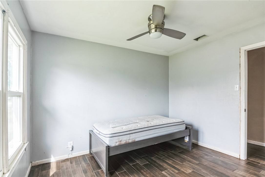 607 E Tubbs St Property Photo 3