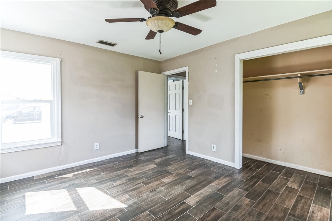 607 E Tubbs St Property Photo 6