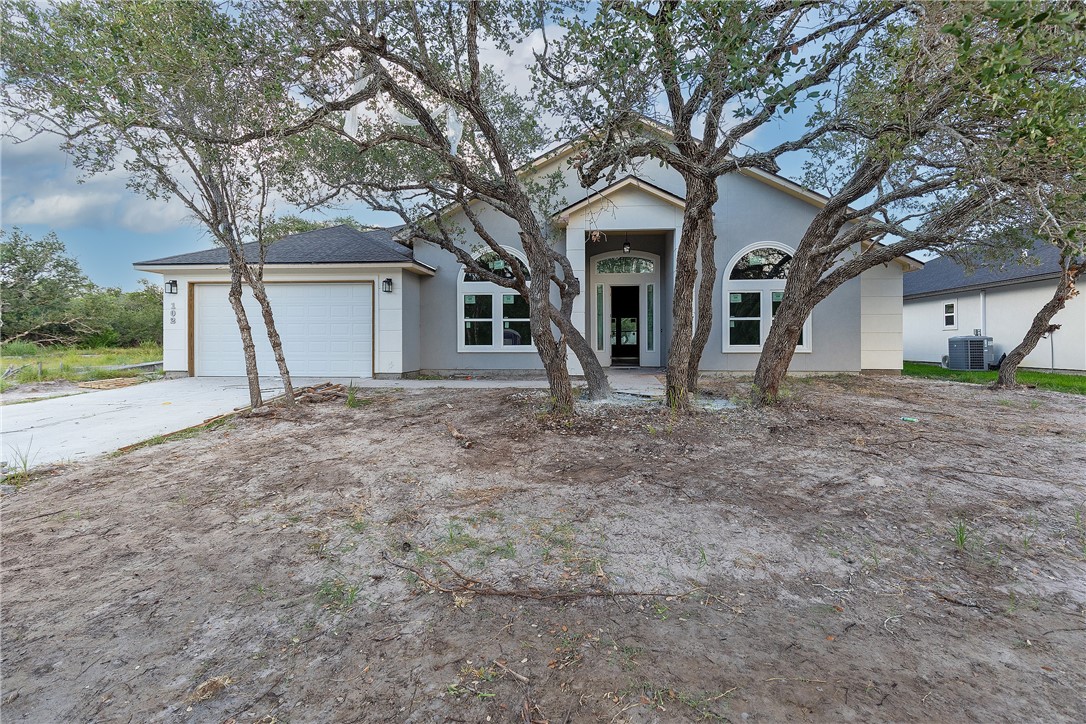 102 Oakmont Dr Property Photo 1