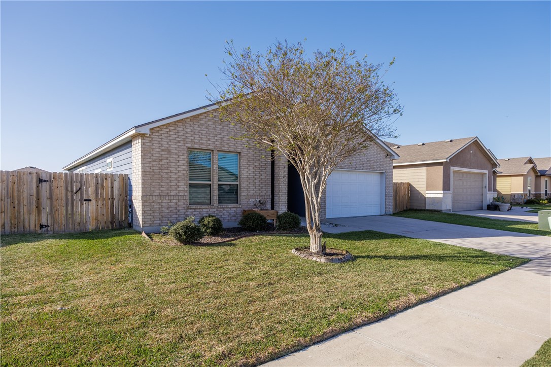 2225 Ruby Dr Property Photo 3