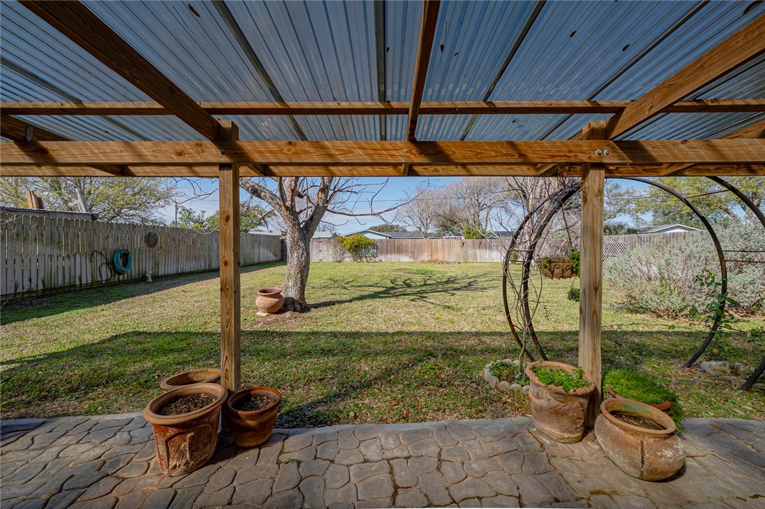 1209 Omohundro St Property Photo 14