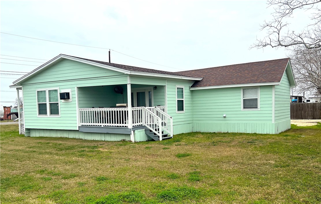 115 W Speckled Trout Property Photo 3