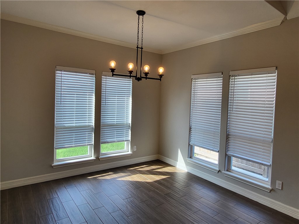 3829 Pennine Way Property Photo 9