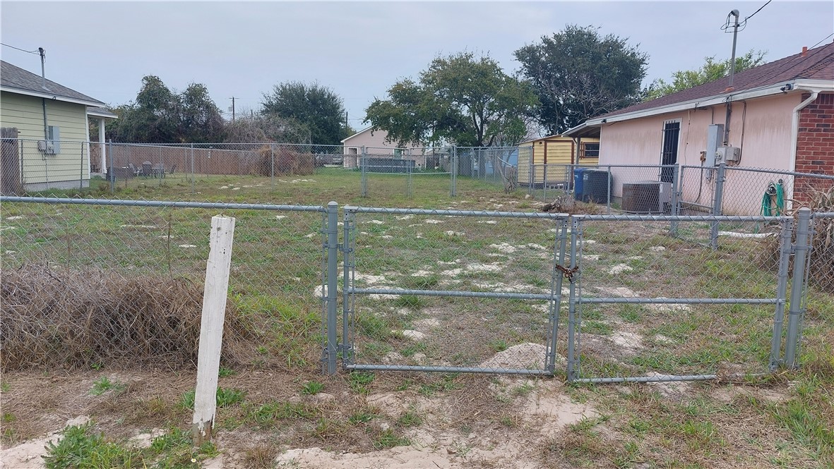 2033 Orange St Property Photo
