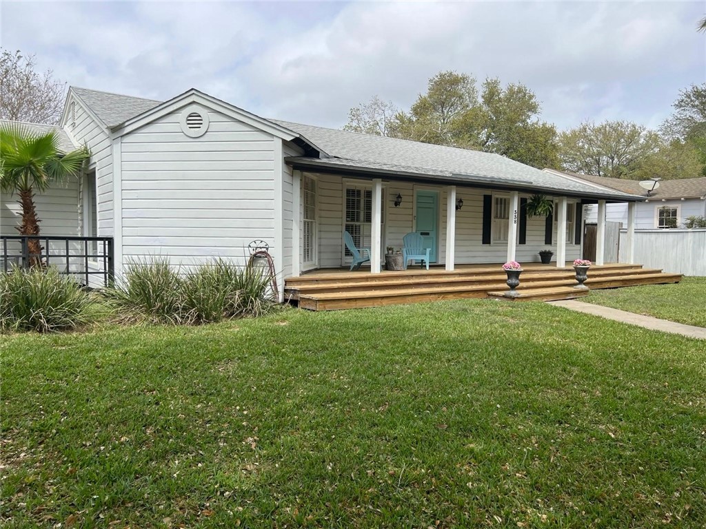 338 Chenoweth Dr Property Photo 1
