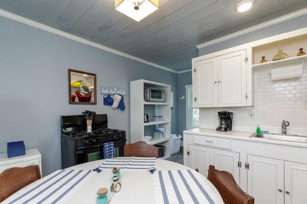 1009 1/2 Furman Ave Property Photo 13