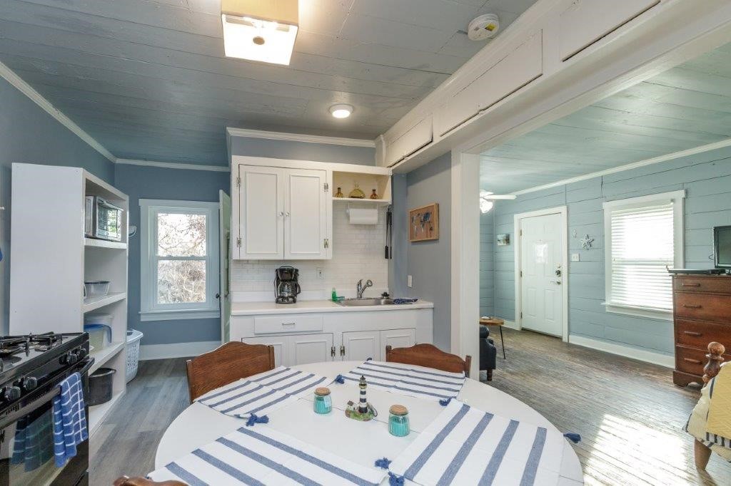 1009 1/2 Furman Ave Property Photo 14