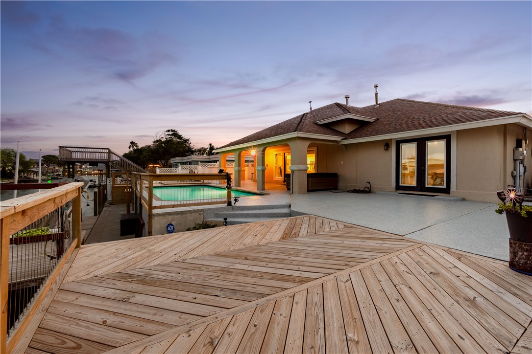 14306 Emerald St Property Photo 2