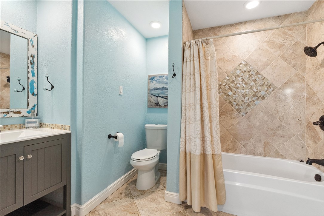 14306 Emerald St Property Photo 26