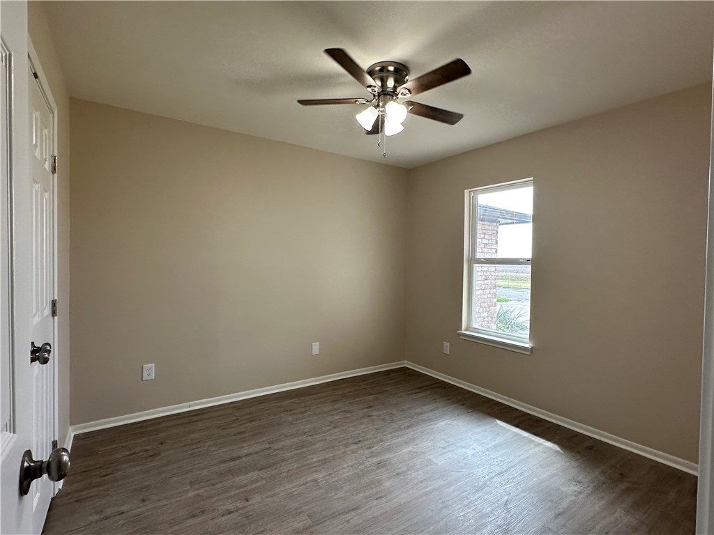 2718 Rockwood St Property Photo 7